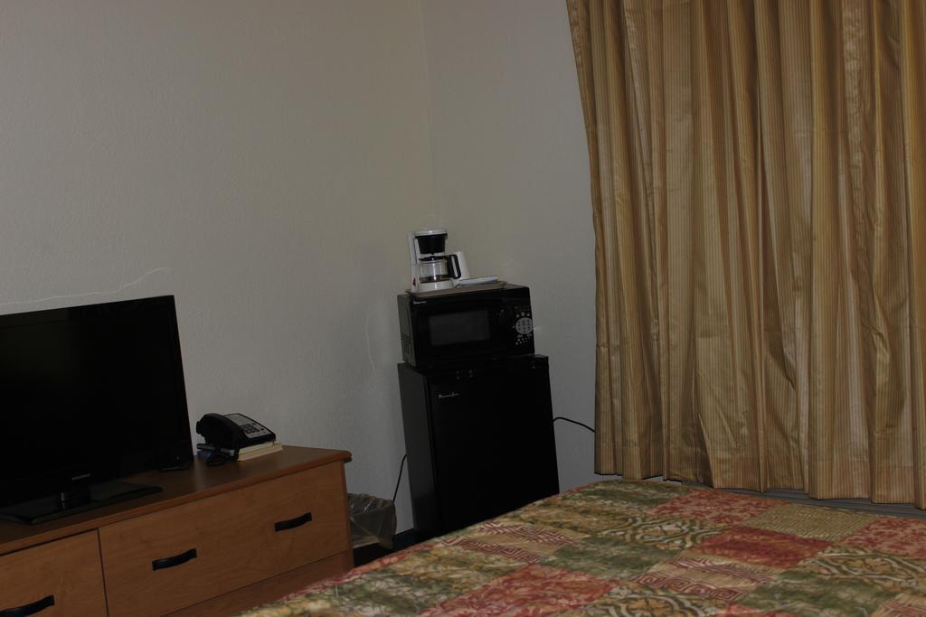 Americas Best Value Inn Гранд-Форкс Экстерьер фото