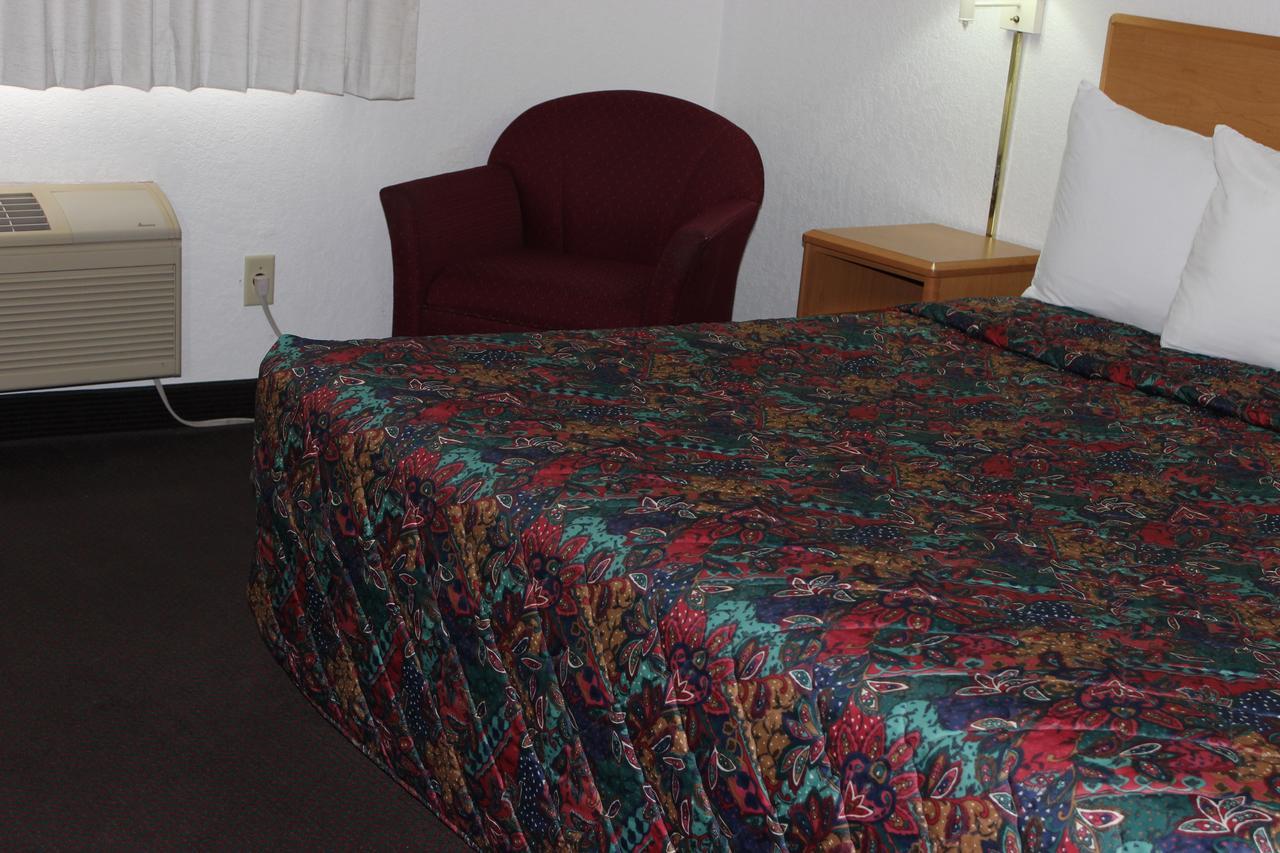 Americas Best Value Inn Гранд-Форкс Экстерьер фото