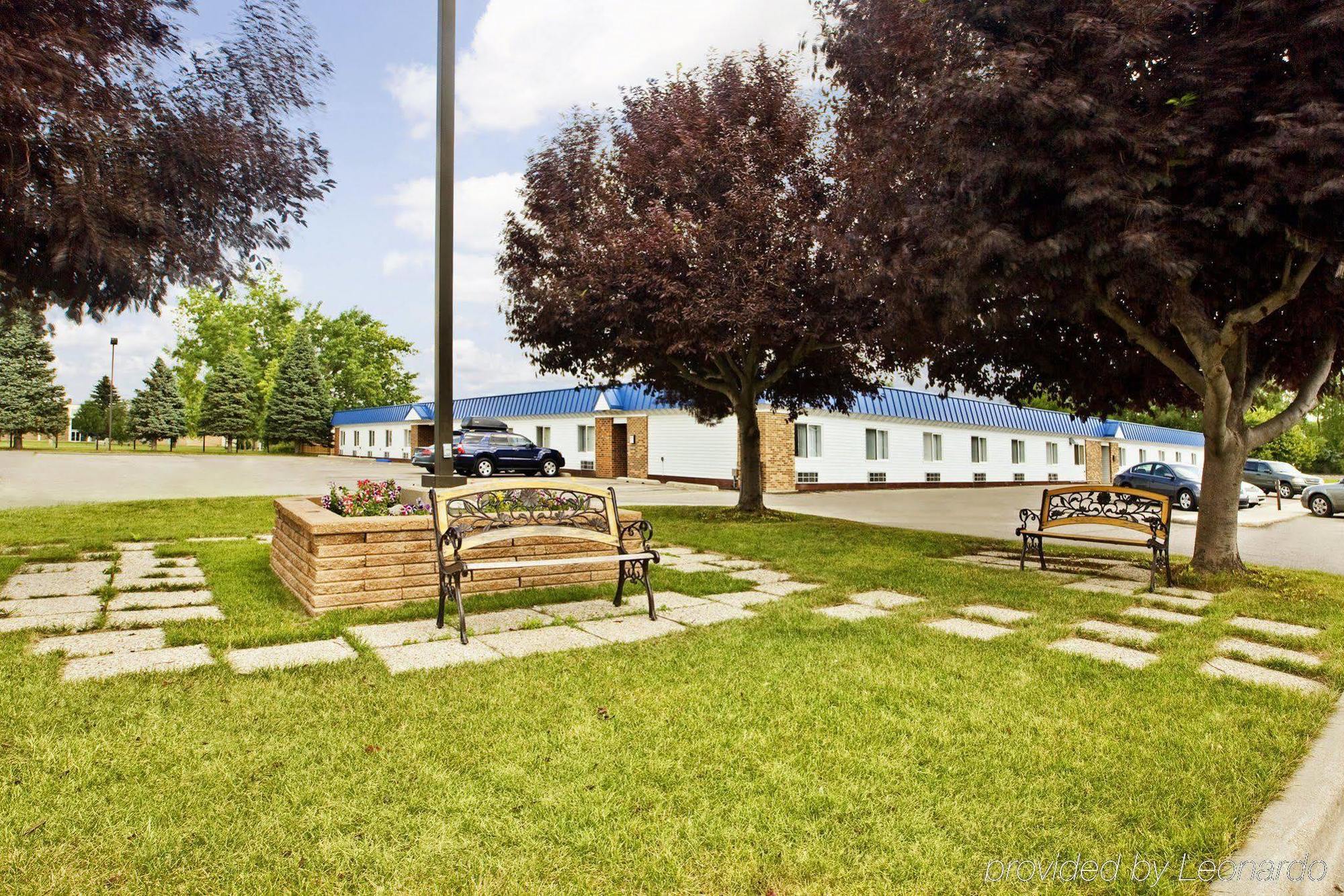 Americas Best Value Inn Гранд-Форкс Экстерьер фото