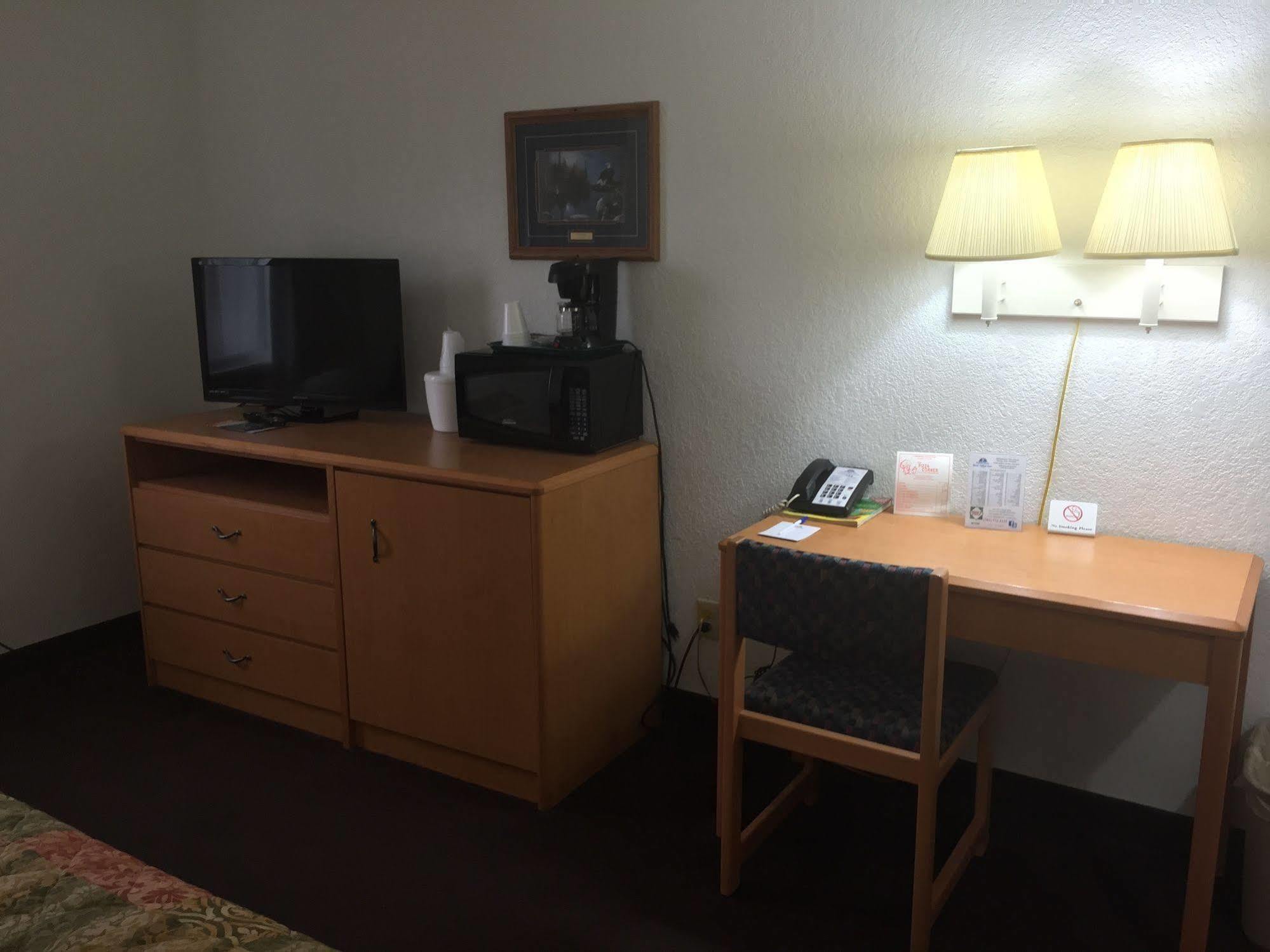Americas Best Value Inn Гранд-Форкс Экстерьер фото