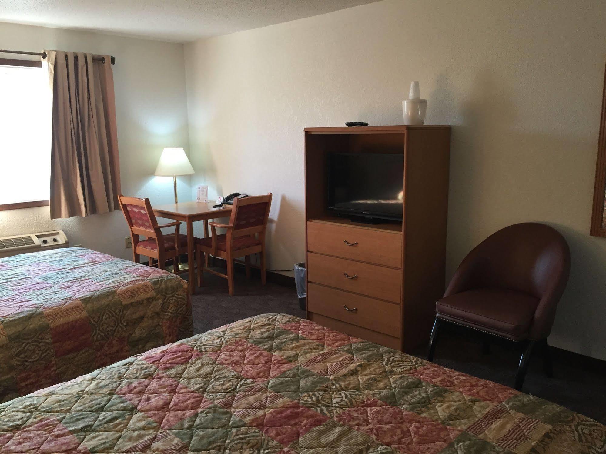 Americas Best Value Inn Гранд-Форкс Экстерьер фото