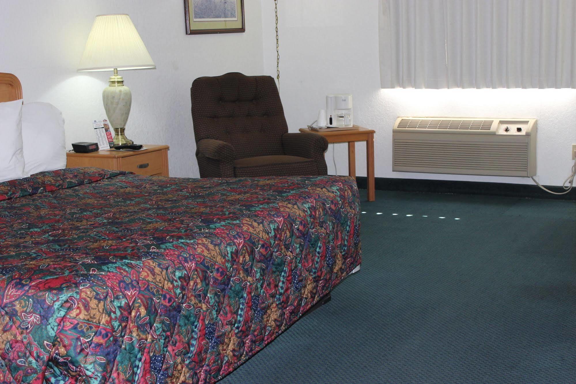 Americas Best Value Inn Гранд-Форкс Экстерьер фото