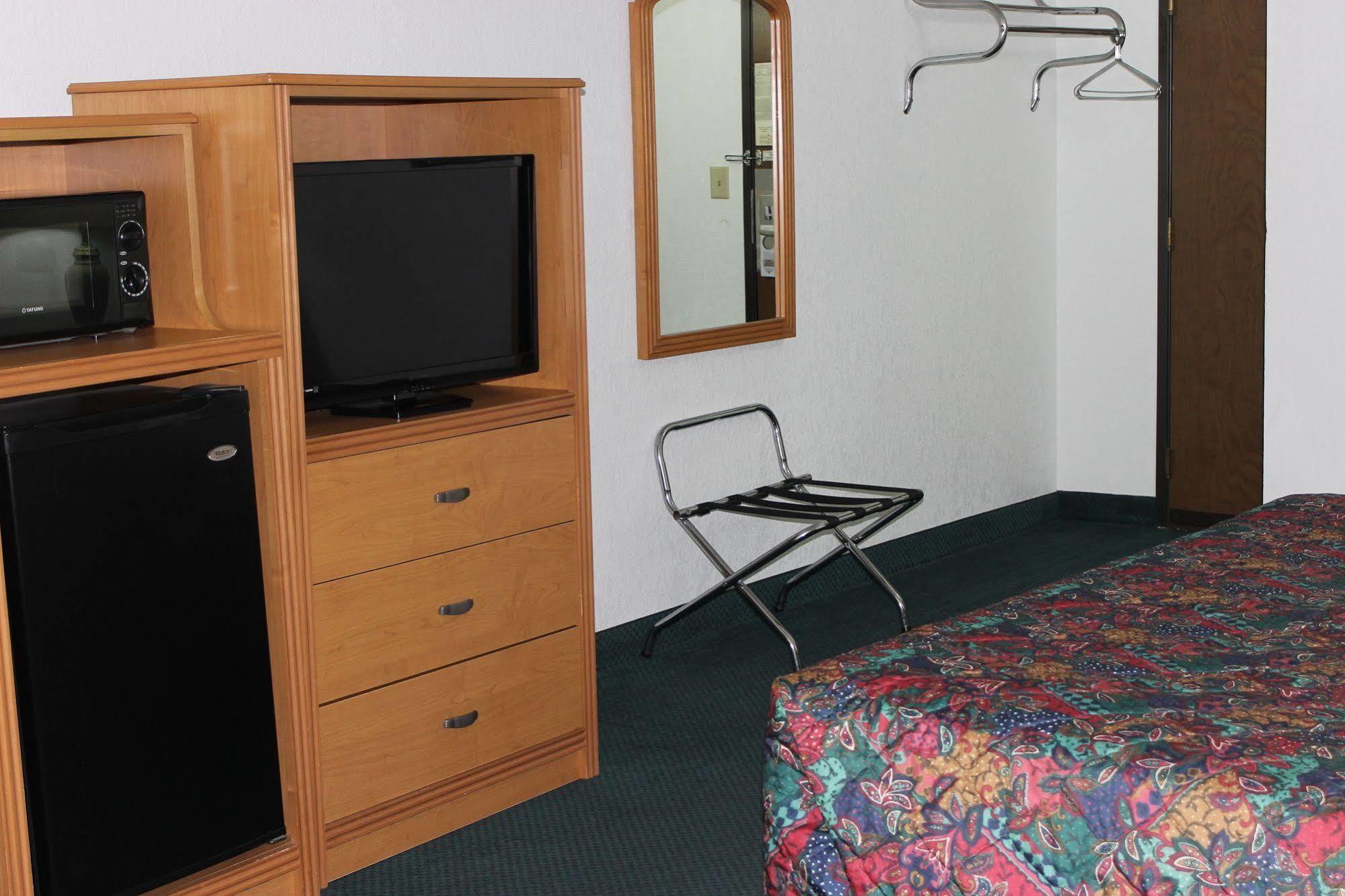 Americas Best Value Inn Гранд-Форкс Экстерьер фото